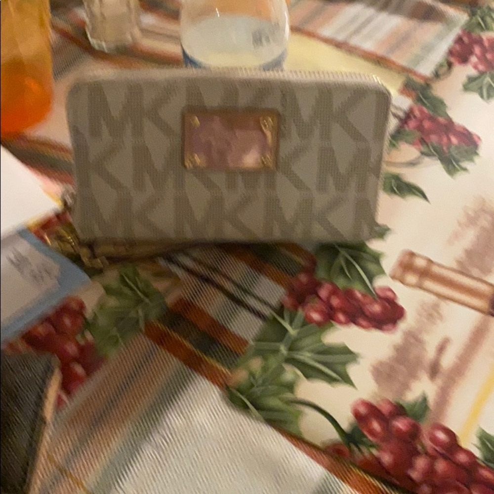 Wallet cell phone case